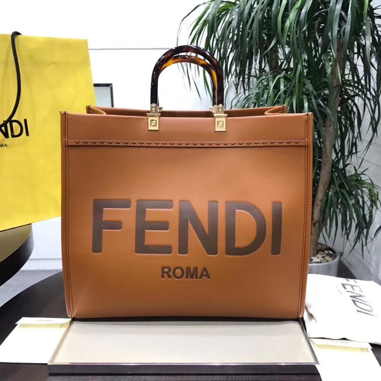 Fendi Sunshine Shopper Tote Bag 40cm Calfskin Leather Spring/Summer 2020 Collection,  Brown - Ganebet Store
