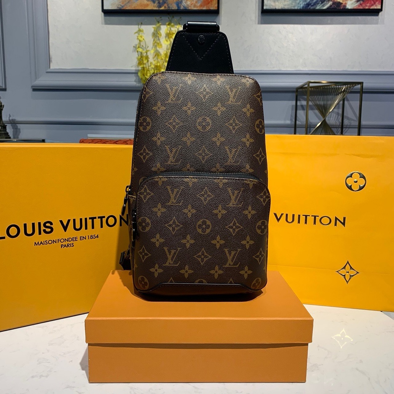 Louis Vuitton Capucines small model shoulder bag in black grained leather