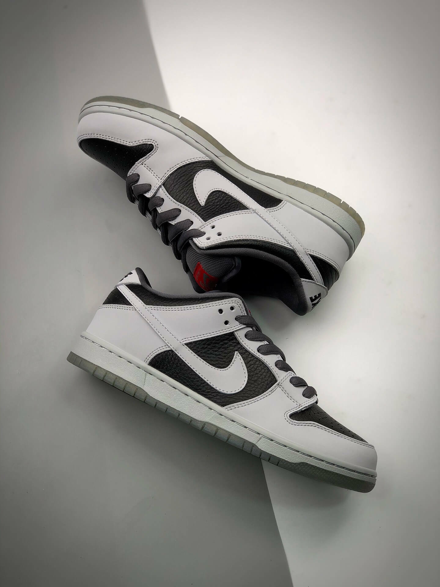 Atlas x Nike SB Dunk Low Pro “35mm” - Sneakers Magazine