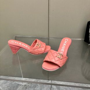 Відпадні ботинки в стилі шанель chanel