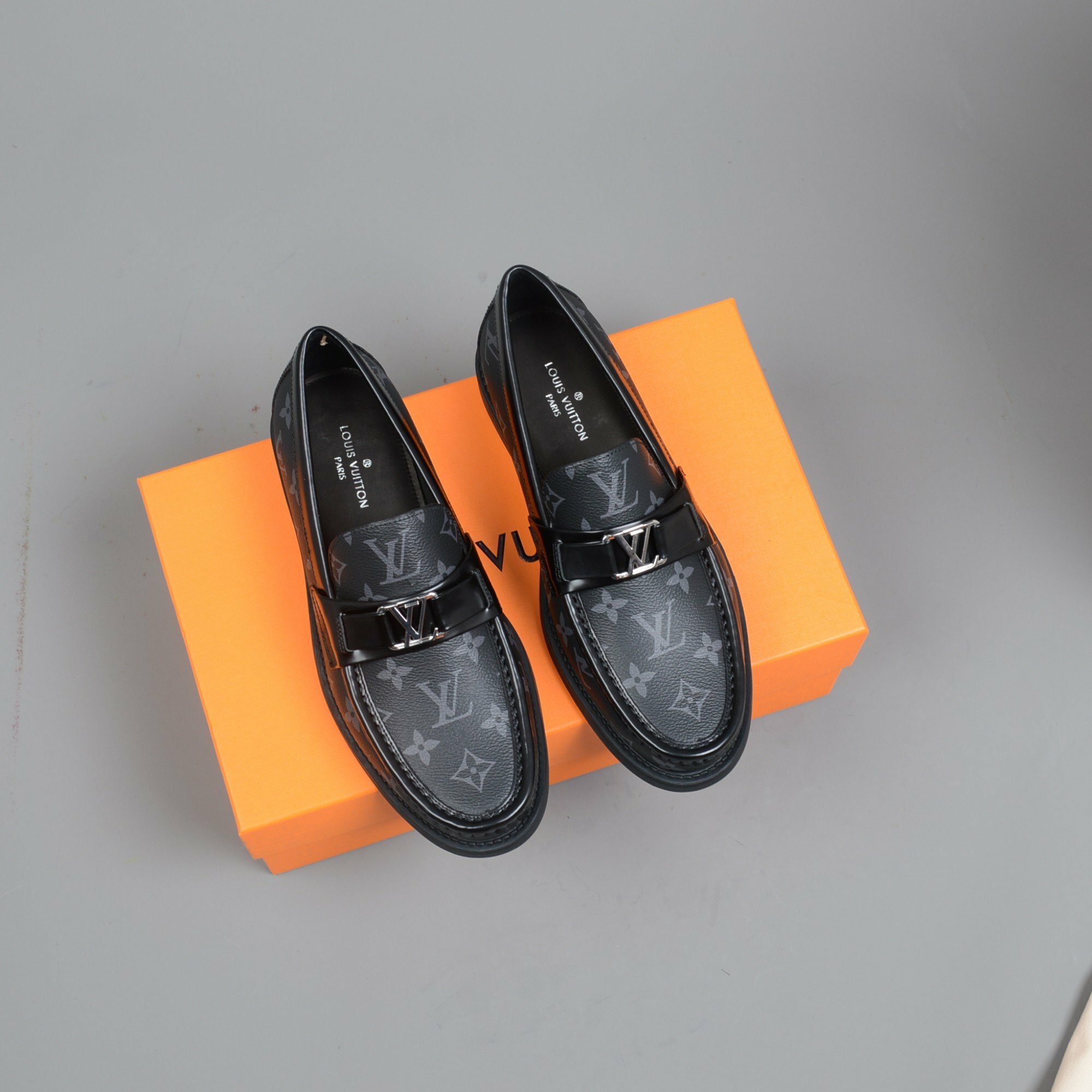 Louis Vuitton Mens Montaigne Loafers US12 LV 11 Black Leather