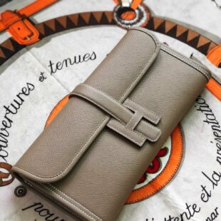 Hermes does the best taupe