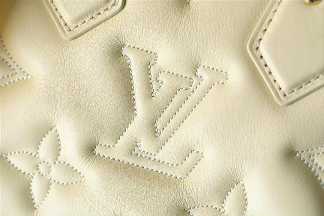 White Taurillon Leather Steamer PM White Hardware, 2019, Handbags &  Accessories, 2022