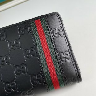 Gucci Interlocking G zip-around wallet