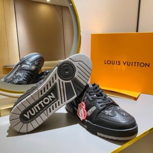 Louis Vuitton pre-owned Americas Cup bi-fold wallet