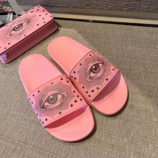 Gucci Pool Slides with Eye 576963 Spring/Summer 2019 Collection, Pink Women Shoes - Ganebet Store