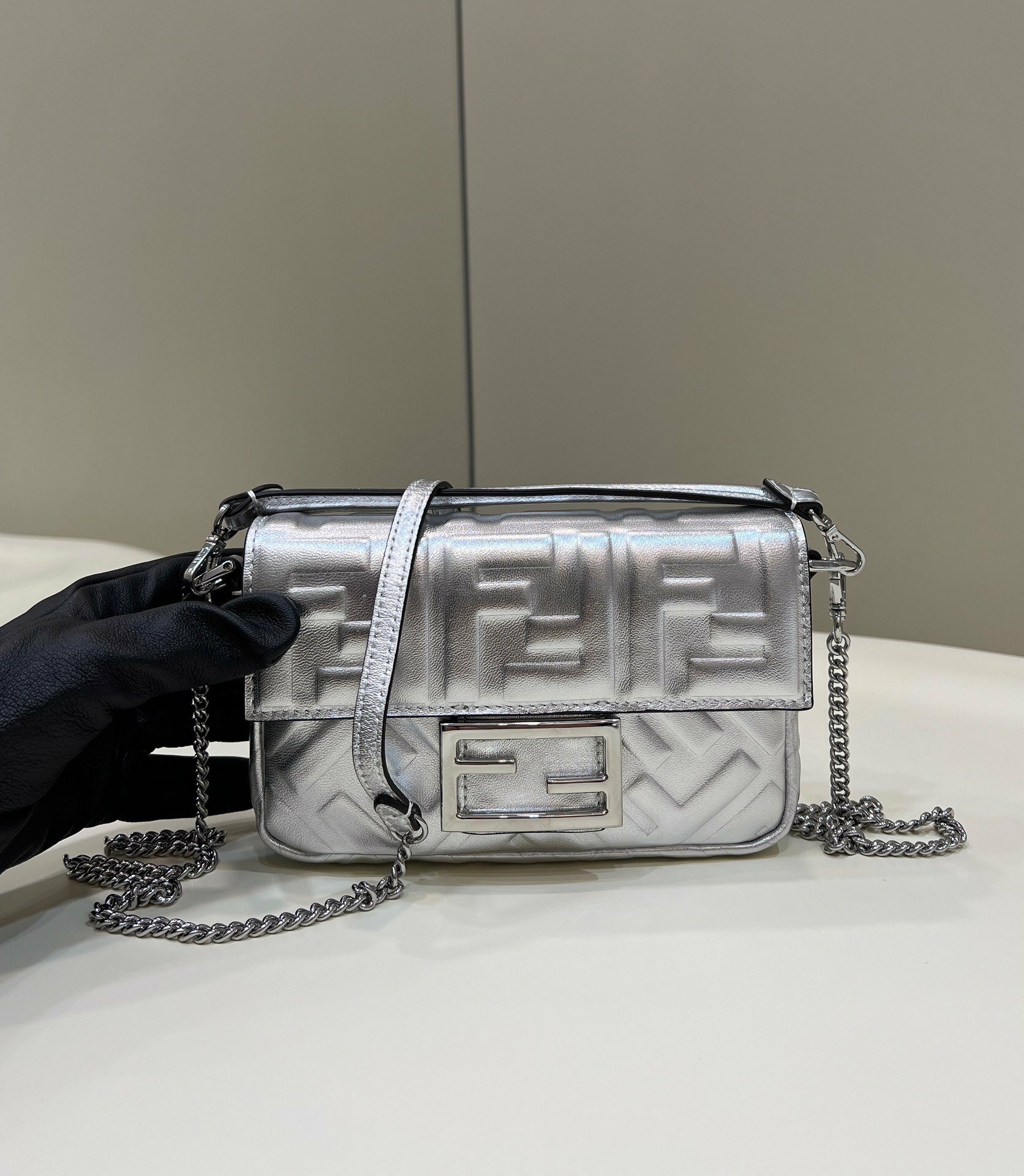 Fendi Baguette Bag 19cm Silver - Ganebet Store - Ganebet Store