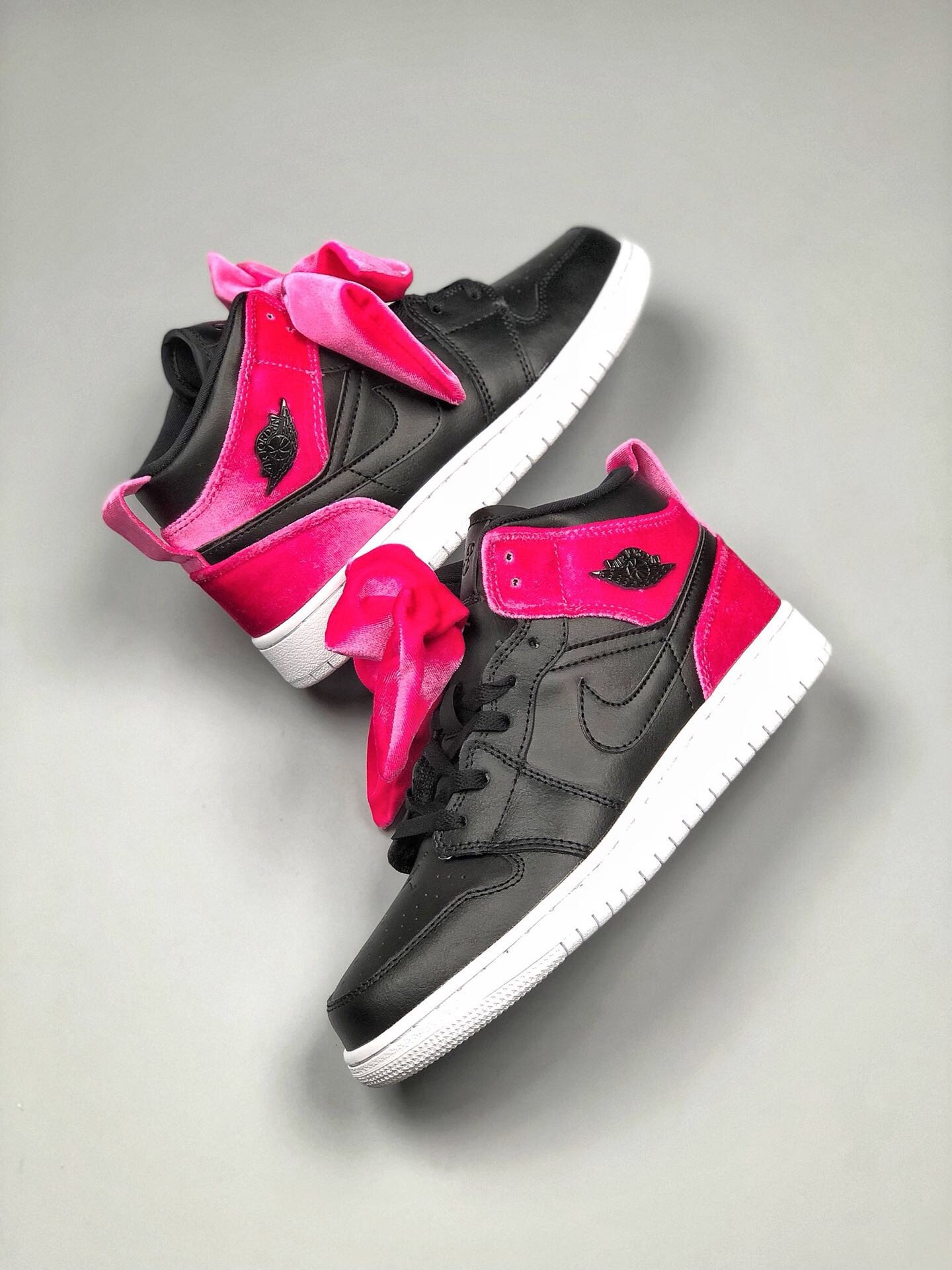 air jordan 1 mid bow