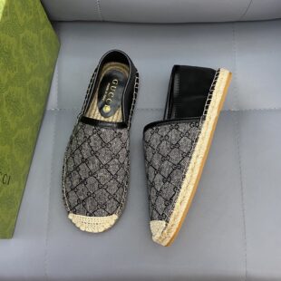 wallet with logo gucci wallet