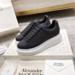 Alexander McQueen Oversized Sneaker in Black/white EU35 - EU45